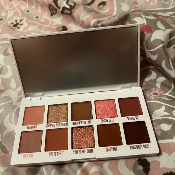 Kylie Cosmetics Pressed Powder Palette The Mauve Palette - Picture 3 of 3